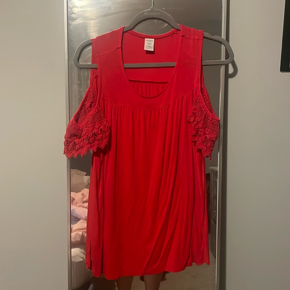 Women’s Arizona Red shirt size 2XL or 20 1/2
